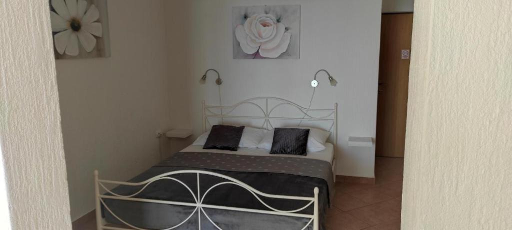 Mali Delfin Apartment Sveti Juraj Exterior photo
