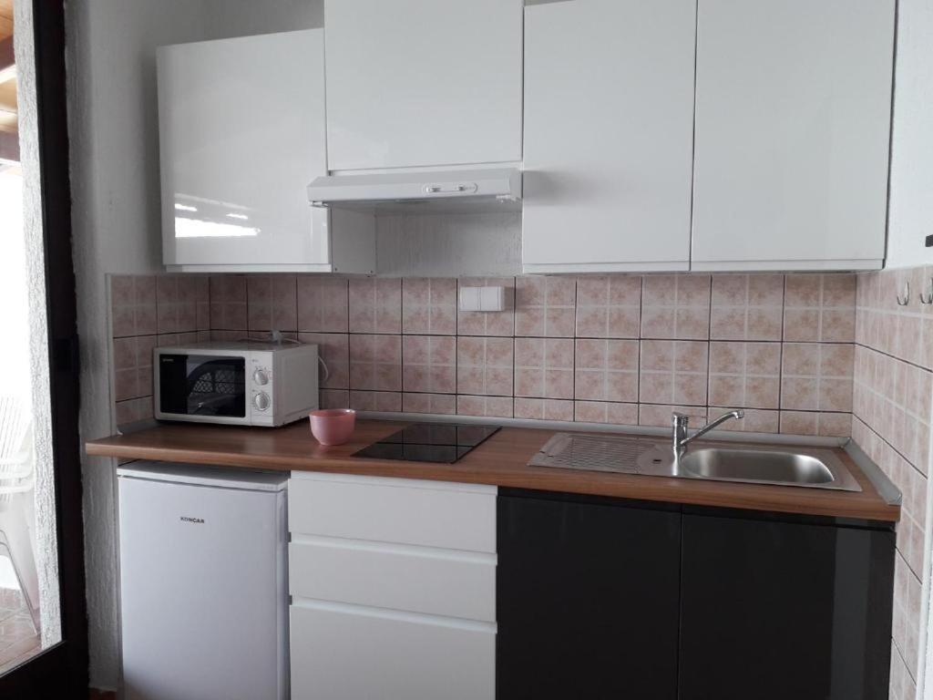 Mali Delfin Apartment Sveti Juraj Exterior photo