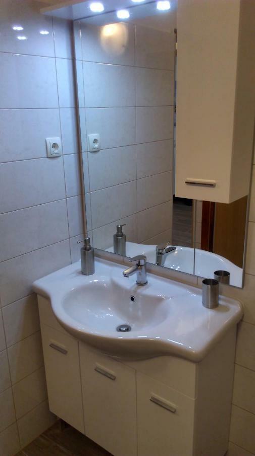 Mali Delfin Apartment Sveti Juraj Exterior photo